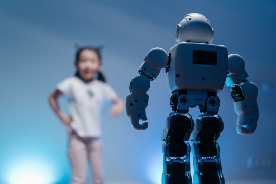 [심층 분석] 2026년 직장인 AI 부업: 생산성 도구를 넘어선 ‘1인 기업’ 생존 전략과 미래 가치 이미지 2